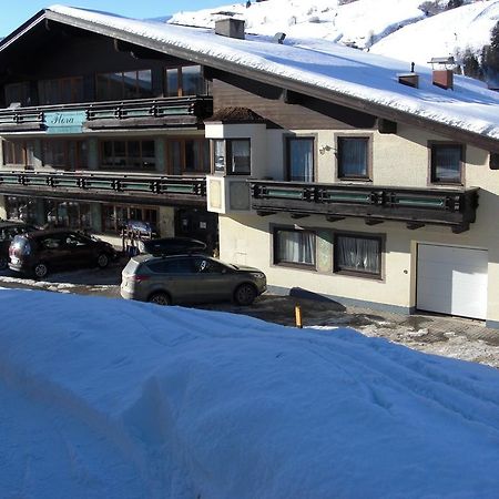 Hotel-Pension Flora Saalbach-Hinterglemm Exterior foto